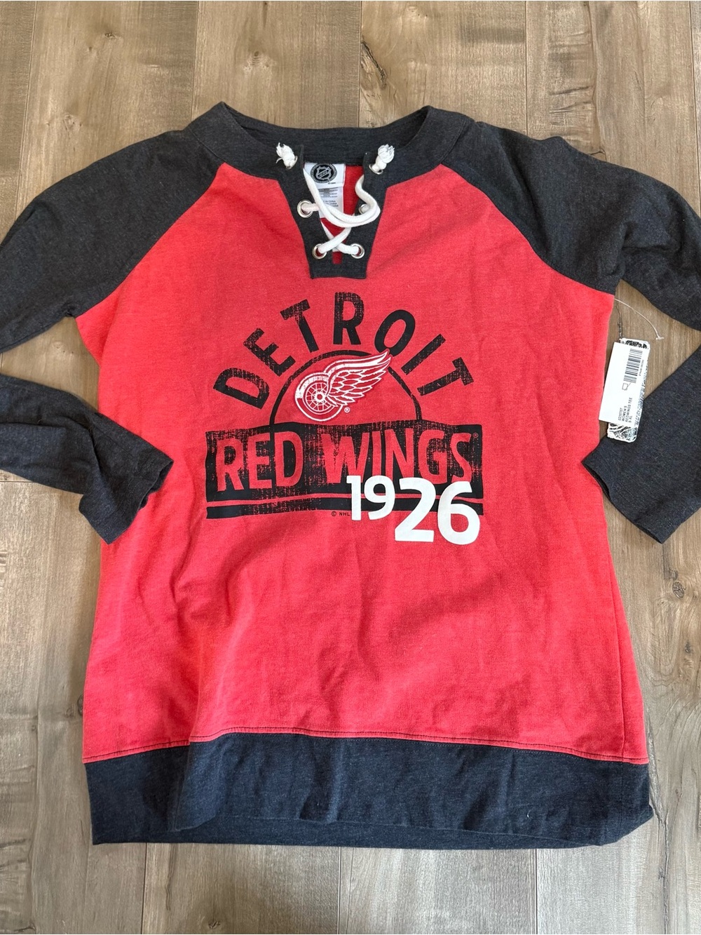 NEW NHL Detroit Red Wings Long Sleeve Shirt Jersey Tie Red Gray Tee Hockey